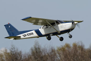 SP-COM - Aeroclub Warsaw Cessna 172 Skyhawk (all models except RG)
