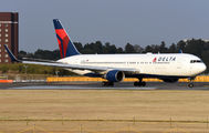 Delta Air Lines N197DN image