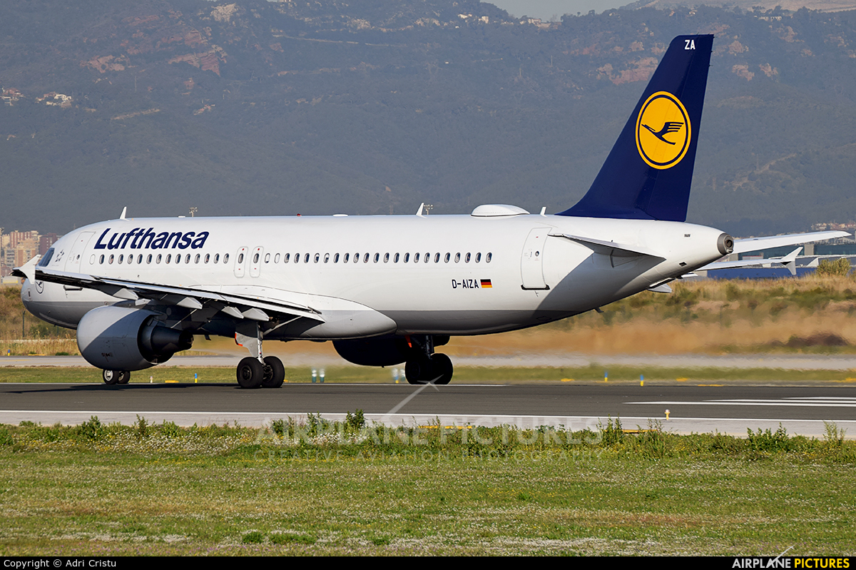 Lufthansa D-AIZA aircraft at Barcelona - El Prat