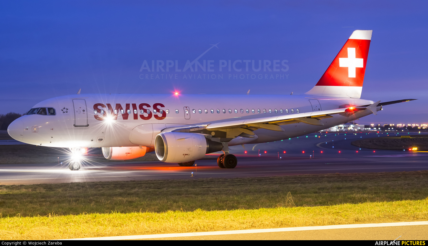 Swiss HB-IPX aircraft at Warsaw - Frederic Chopin