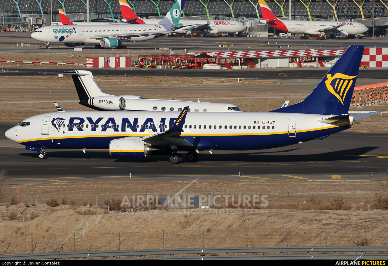 Ryanair EI-FZY aircraft at Madrid - Barajas