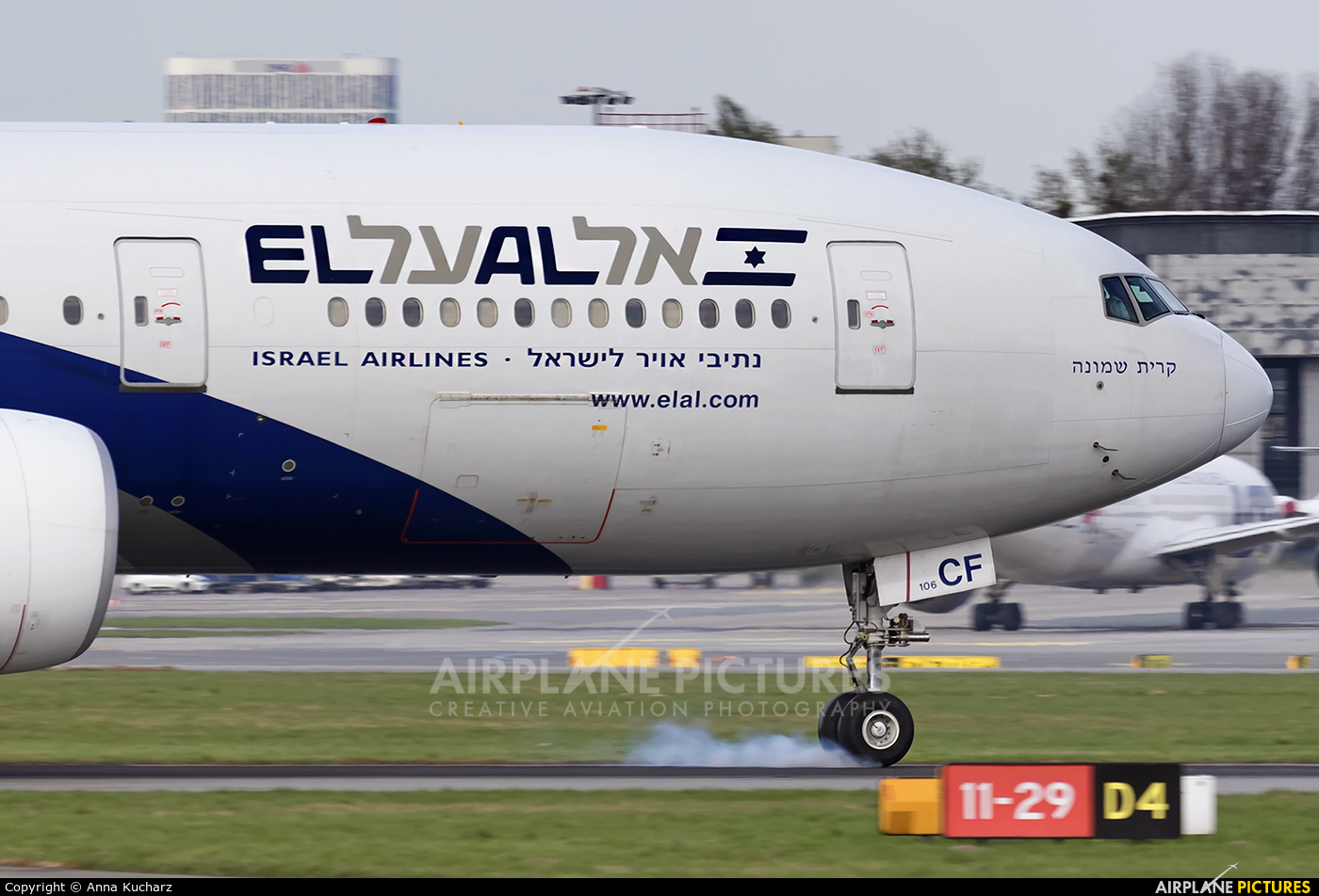 El Al Israel Airlines 4X-ECF aircraft at Warsaw - Frederic Chopin