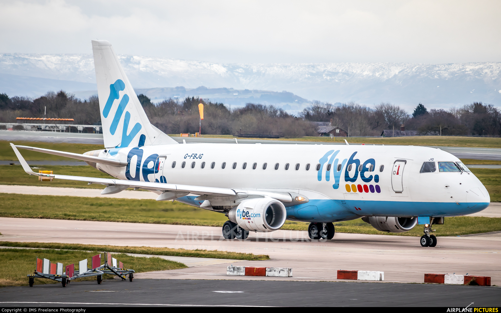Flybe G-FBJG aircraft at Manchester