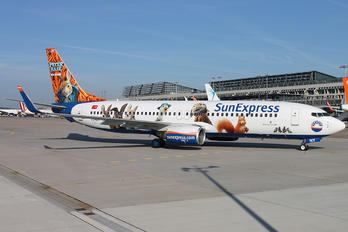 TC-SNY - SunExpress Boeing 737-800