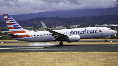 N913NN - American Airlines Boeing 737-800