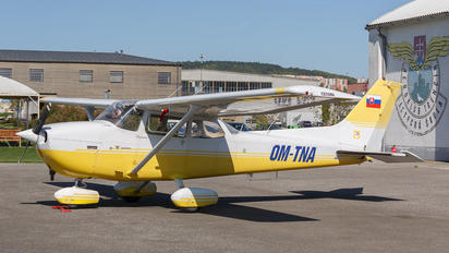 OM-TNA - Aeroklub Trenčín Cessna 172 Skyhawk (all models except RG)