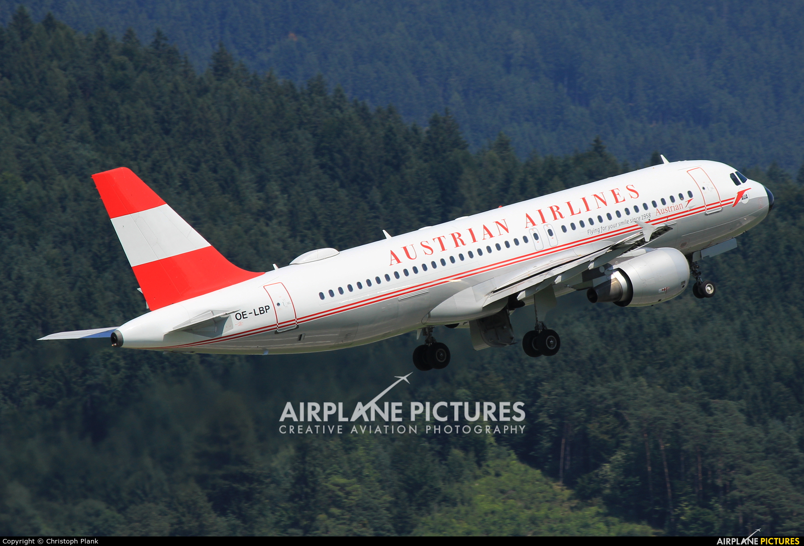 Austrian Airlines/Arrows/Tyrolean OE-LBP aircraft at Innsbruck