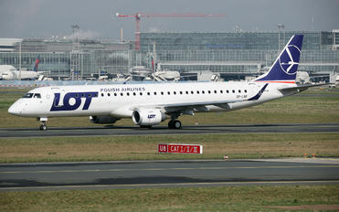 SP-LNF - LOT - Polish Airlines Embraer ERJ-195 (190-200)