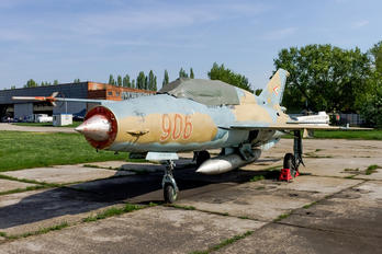 906 - Hungary - Air Force Mikoyan-Gurevich MiG-21UM