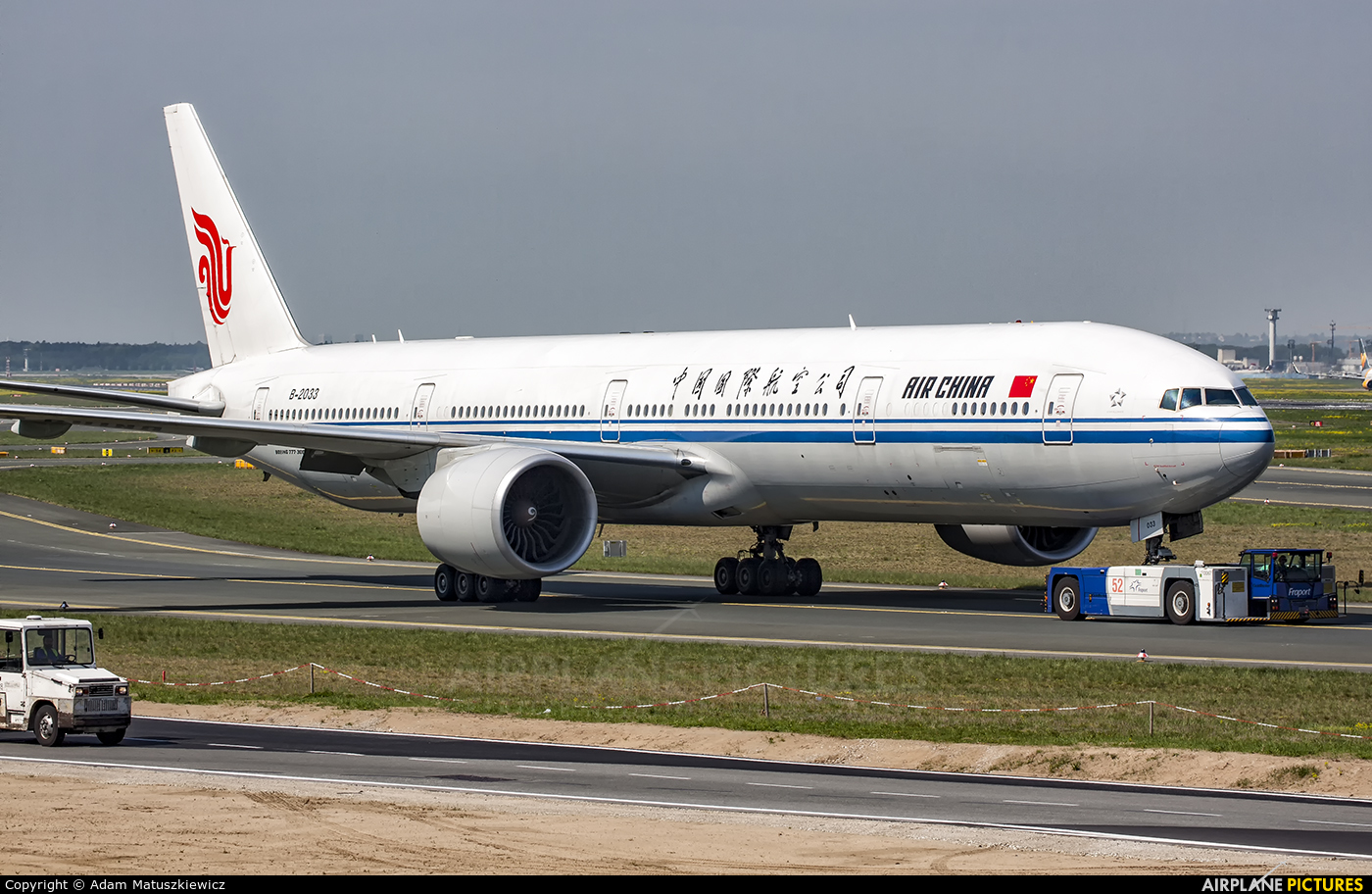 Air China B-2033 aircraft at Frankfurt