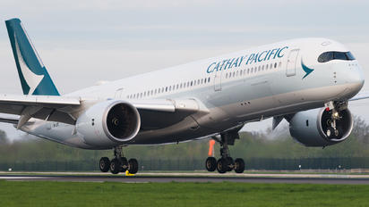 B-LRT - Cathay Pacific Airbus A350-900