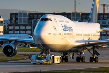 D-ABVP - Lufthansa Boeing 747-400