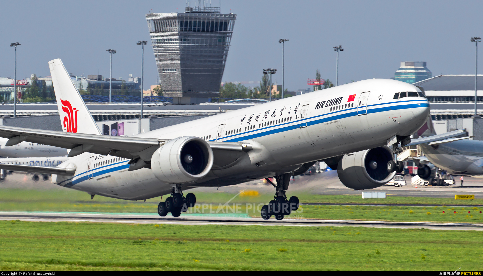 Inside of china air boeing 777 300er - vfeib