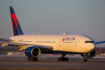 N867DA - Delta Air Lines Boeing 777-200ER