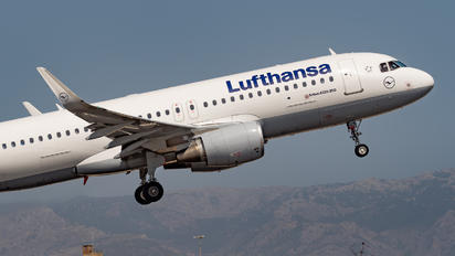 D-AIUY - Lufthansa Airbus A320