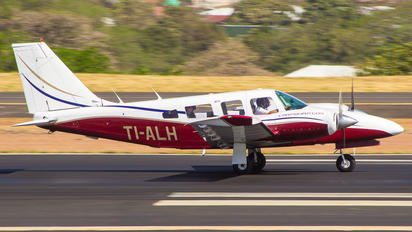 TI-ALH - Carmonair Piper PA-34 Seneca