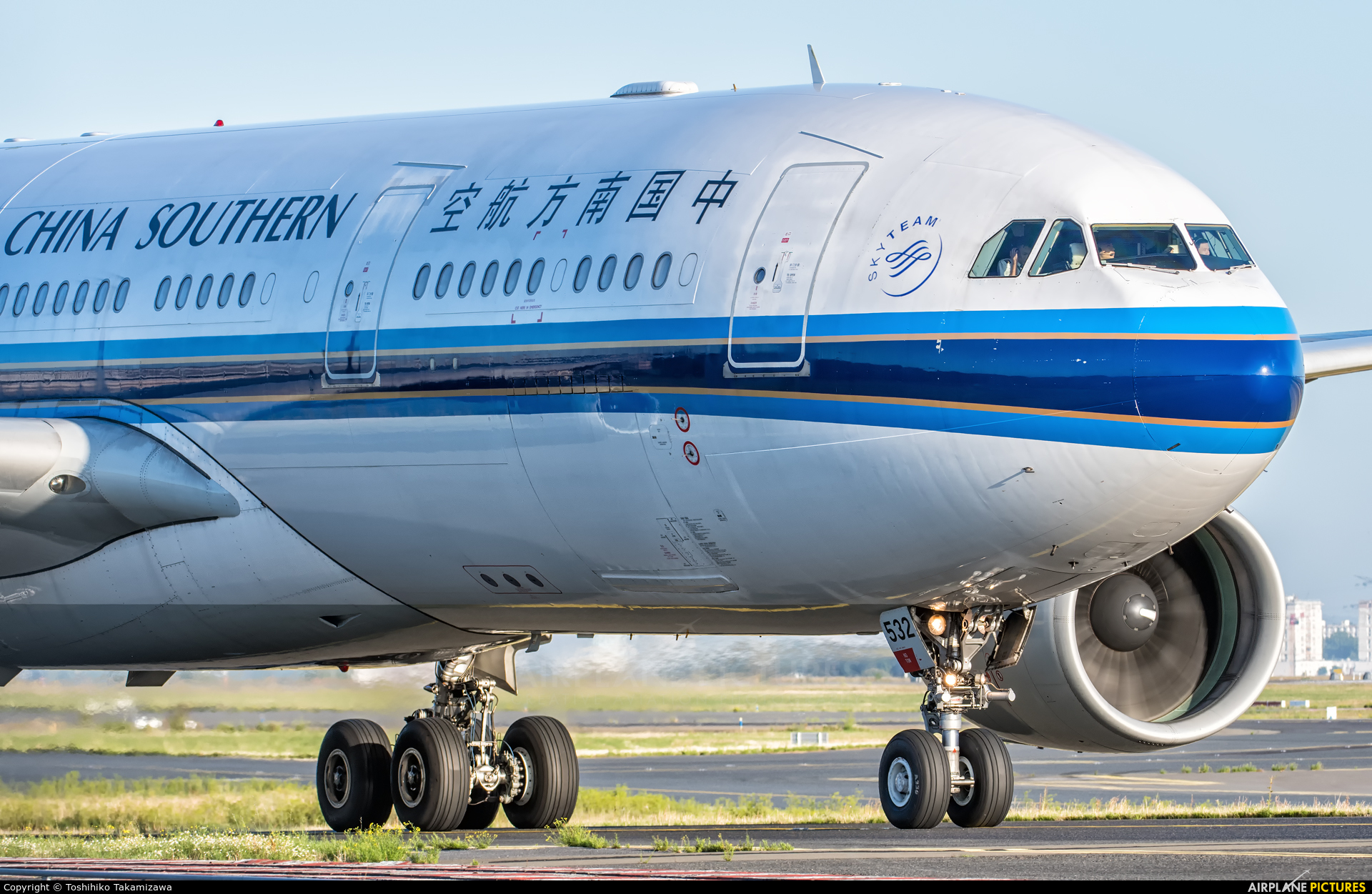 China Southern Airlines B-6532 aircraft at Paris - Charles de Gaulle