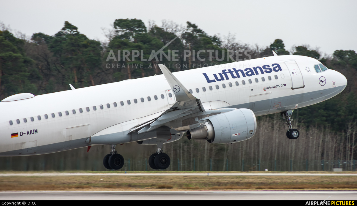 Lufthansa D-AIUM aircraft at Frankfurt
