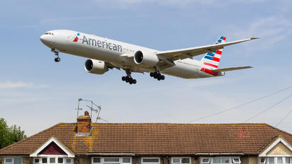 N729AN - American Airlines Boeing 777-300ER
