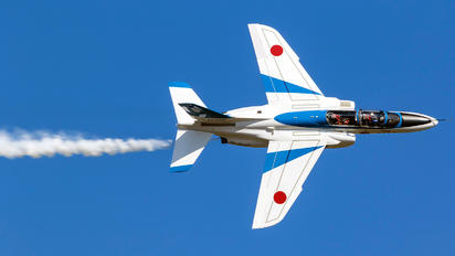 26-5692 - Japan - ASDF: Blue Impulse Kawasaki T-4