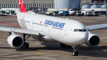 TC-LOA - Turkish Airlines Airbus A330-300