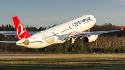 TC-JNP - Turkish Airlines Airbus A330-300