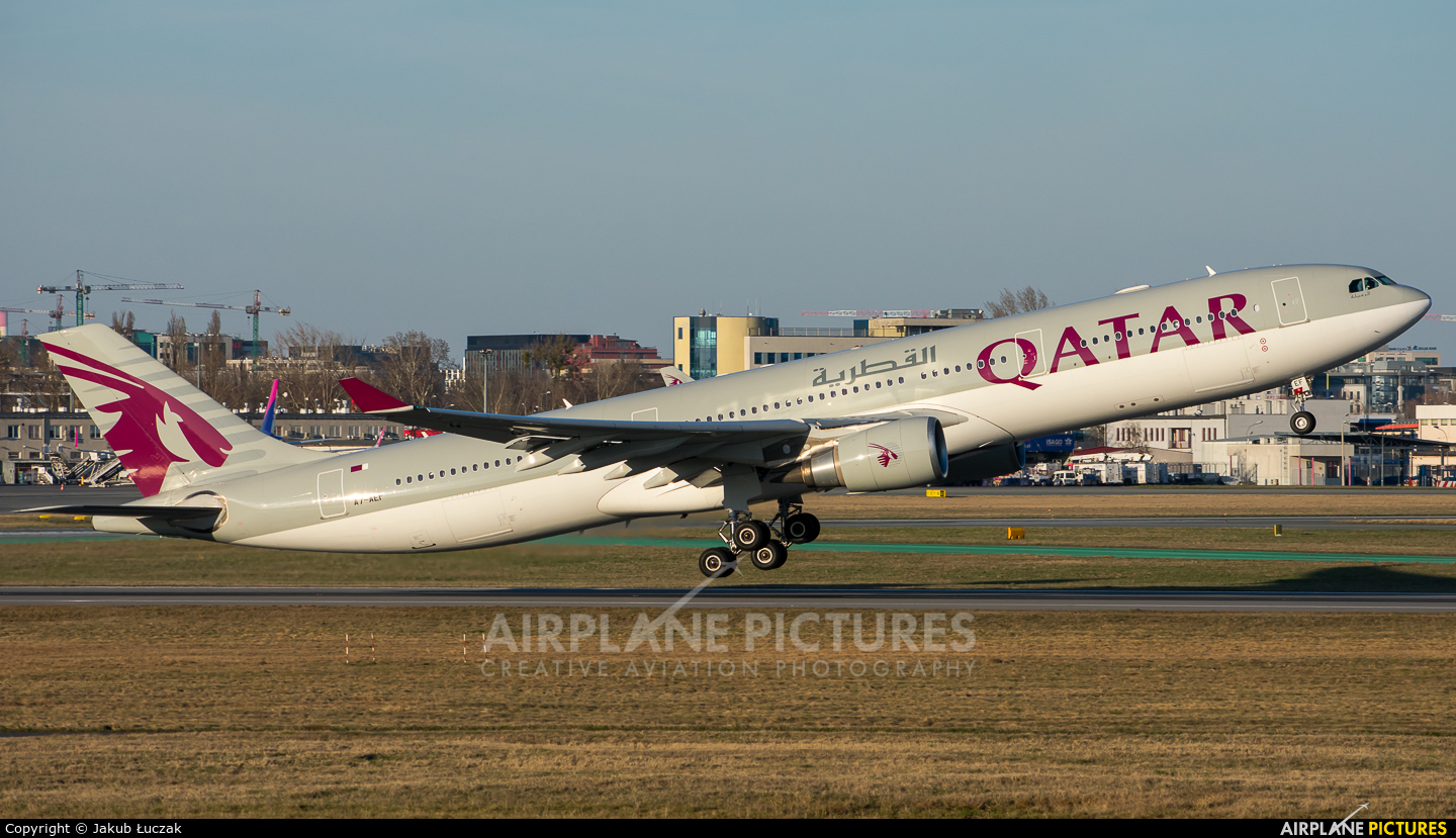 Qatar Airways A7-AEF aircraft at Warsaw - Frederic Chopin