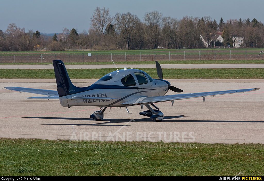 Private N224CL aircraft at Augsburg