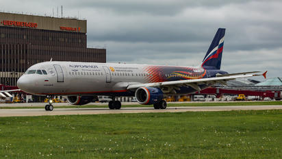 VP-BTL - Aeroflot Airbus A321