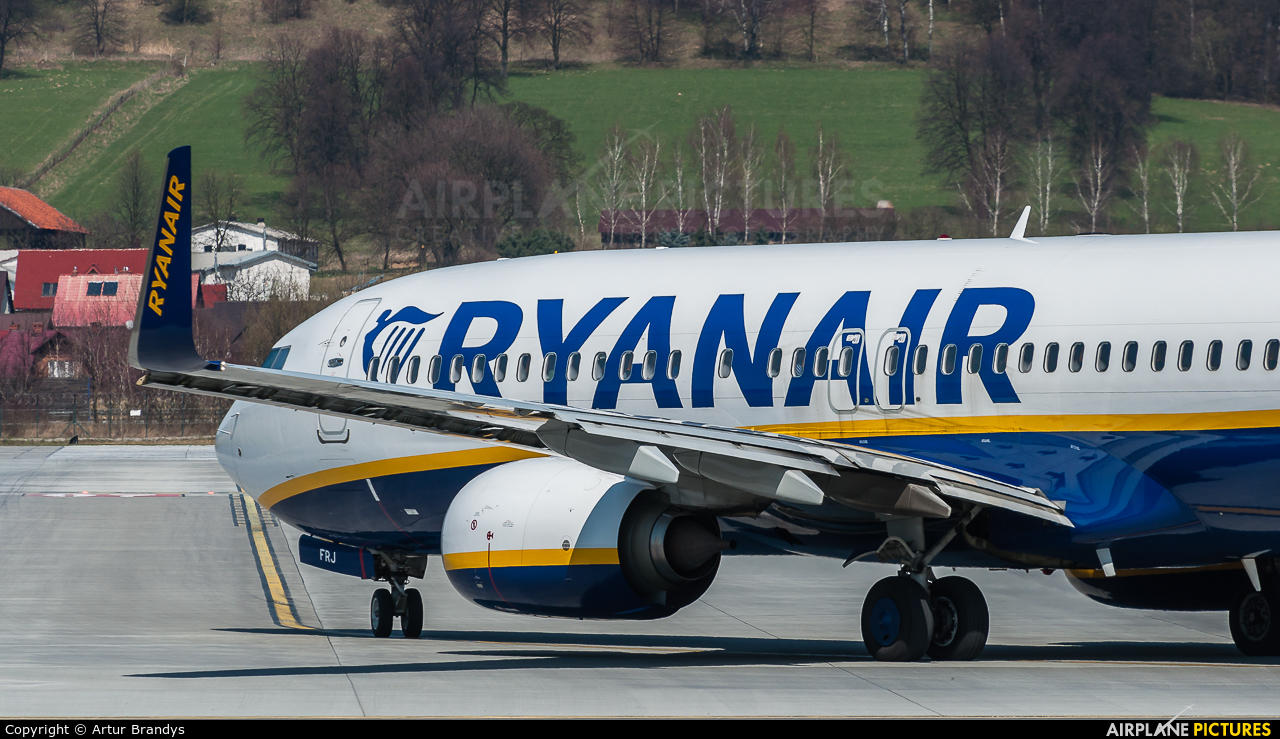 Ryanair EI-FRJ aircraft at Kraków - John Paul II Intl