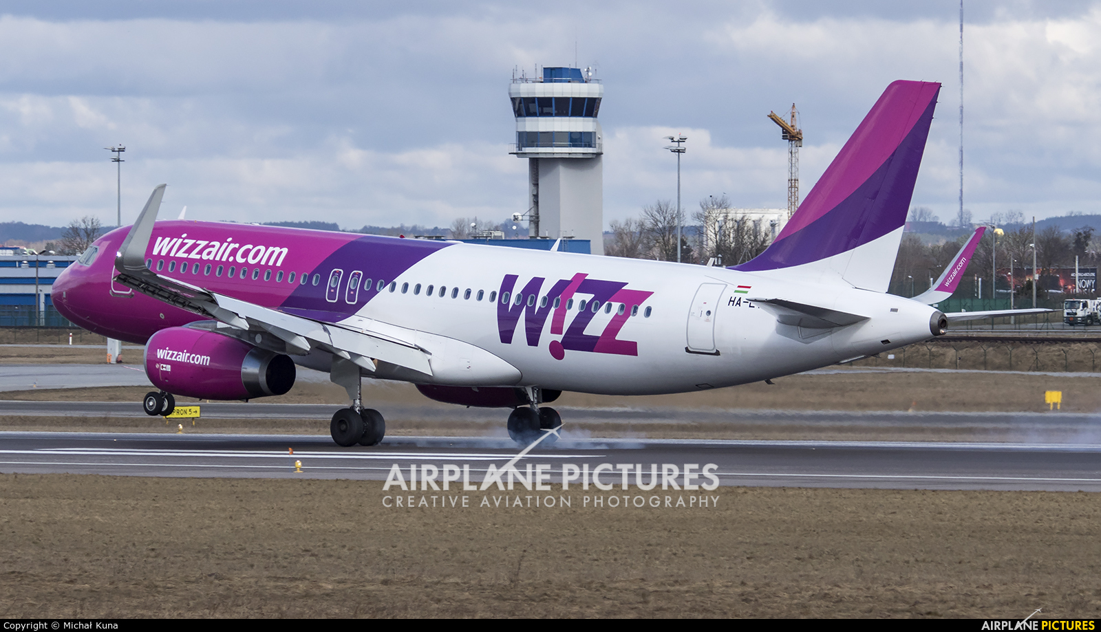 Wizz Air HA-LYL aircraft at Gdańsk - Lech Wałęsa