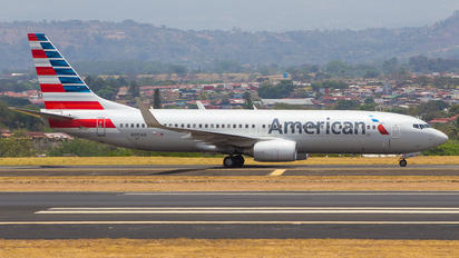 N918AN - American Airlines Boeing 737-800
