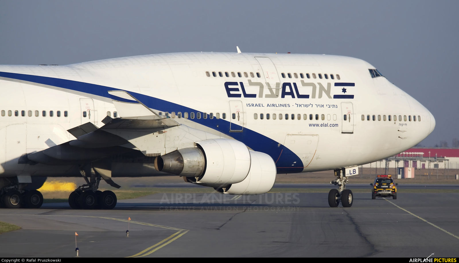 El Al Israel Airlines 4X-ELB aircraft at Warsaw - Frederic Chopin