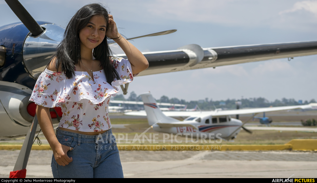 - Aviation Glamour - aircraft at Guatemala - La Aurora