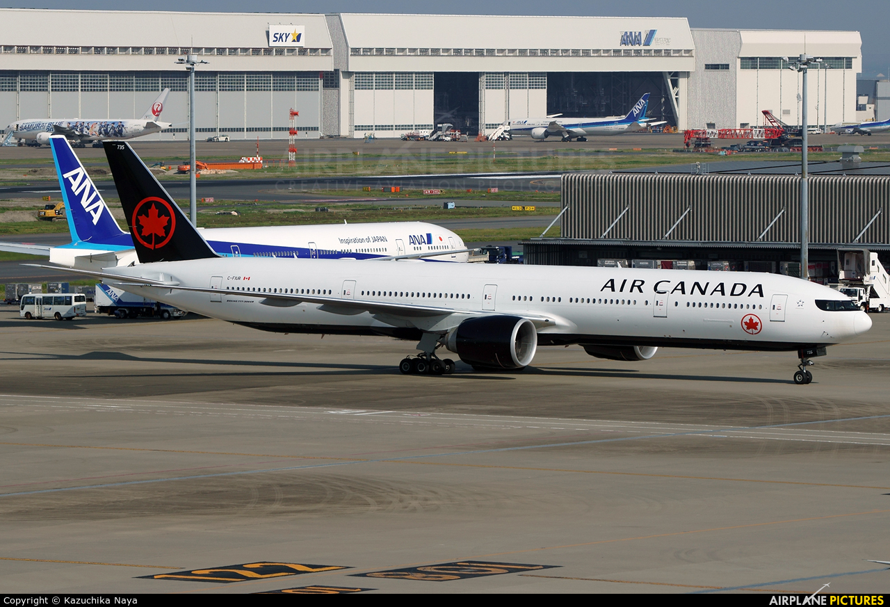 Air Canada C-FIUR aircraft at Tokyo - Haneda Intl