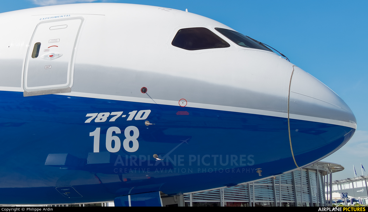 Boeing Company N528ZC aircraft at Paris - Le Bourget