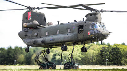 ZD983 - Royal Air Force Boeing Chinook HC.2