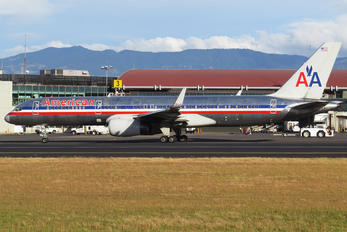 N607AM - American Airlines Boeing 757-200