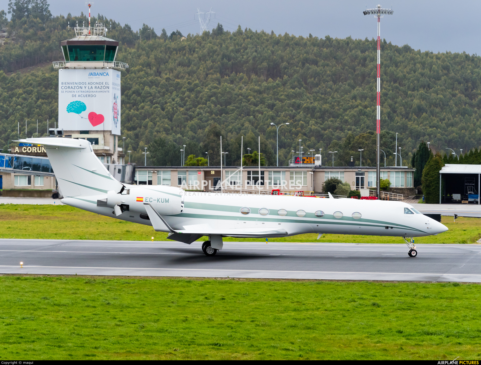 Gestair EC-KUM aircraft at La Coruña
