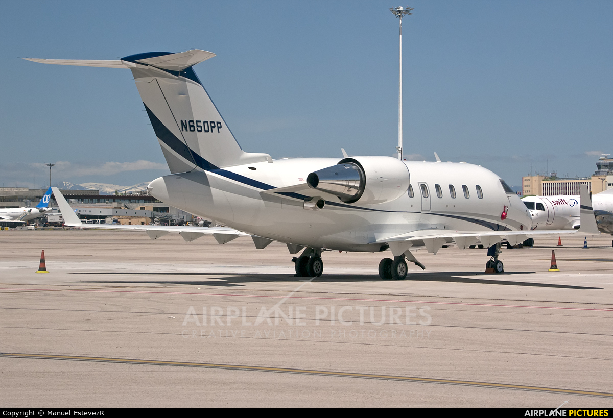 Privajet N650PP aircraft at Madrid - Barajas
