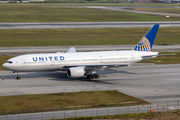 United Airlines N209UA image