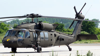 16-20816 - USA - Army Sikorsky H-60L Black hawk