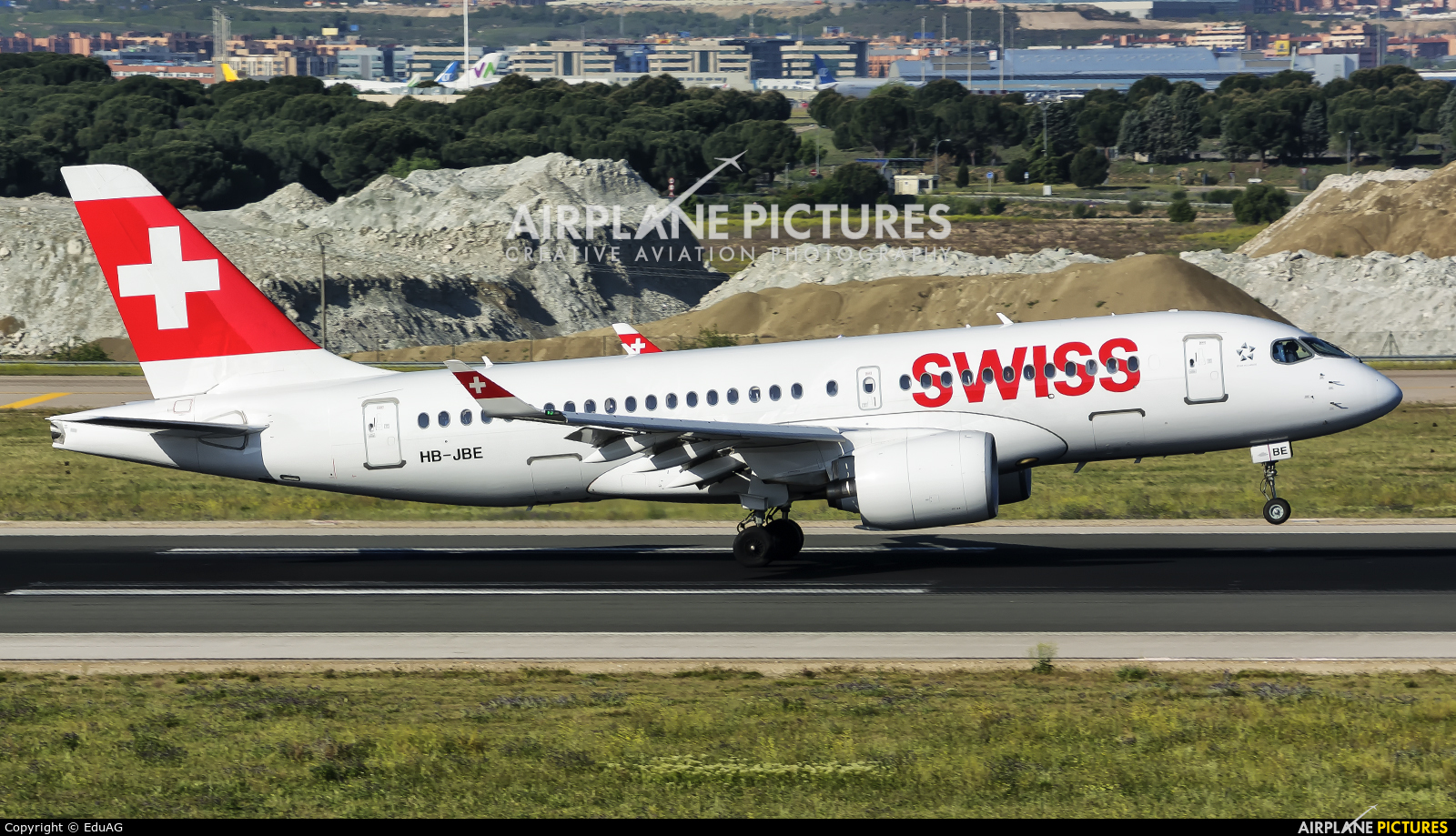 Swiss HB-JBE aircraft at Madrid - Barajas
