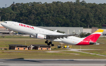 EC-LUB - Iberia Airbus A330-300