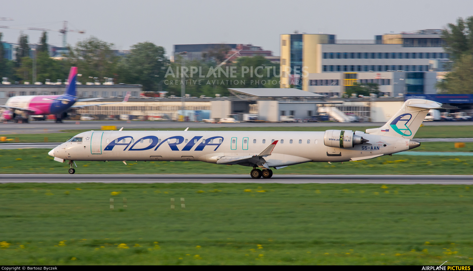 Adria Airways S5-AAN aircraft at Warsaw - Frederic Chopin