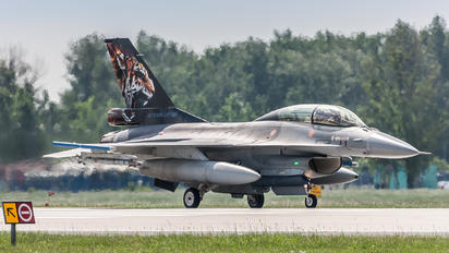 J-882 - Netherlands - Air Force General Dynamics F-16B Fighting Falcon