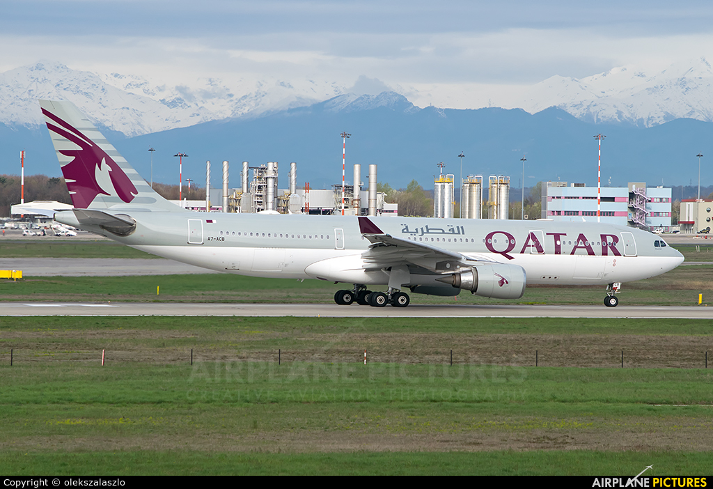 A7-ACB - Qatar Airways Airbus A330-200 at Milan - Malpensa ...