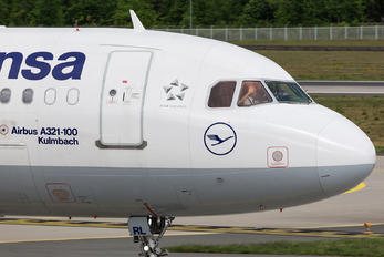D-AIRB - Lufthansa Airbus A321