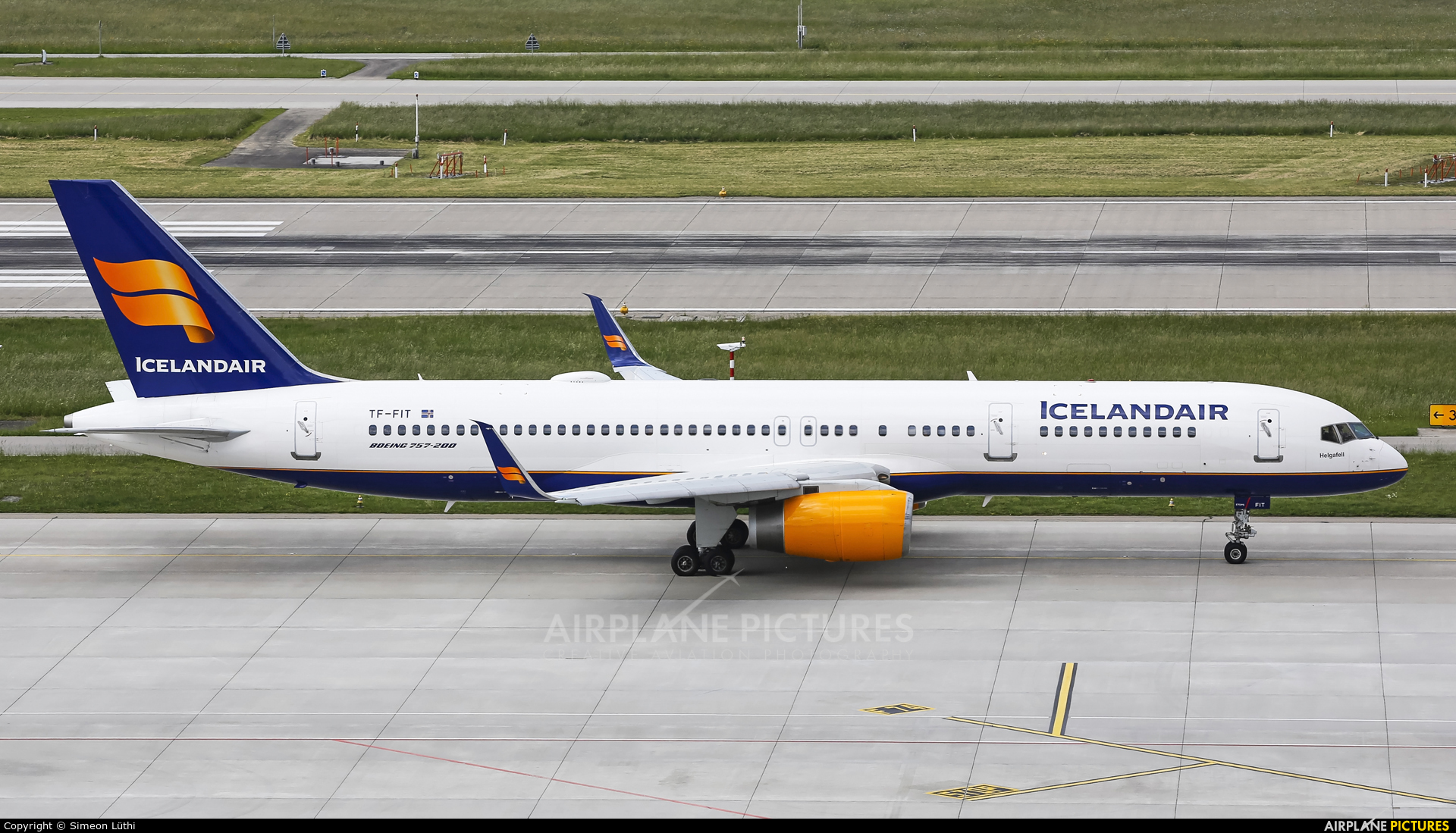Icelandair TF-FIT aircraft at Zurich