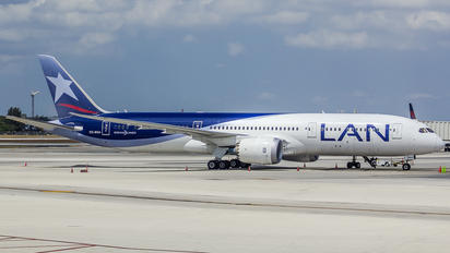 CC-BGA - LAN Airlines Boeing 787-9 Dreamliner